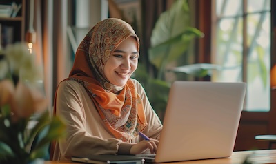 Malaysisch lernen Anfaenger zu Hause am Laptop